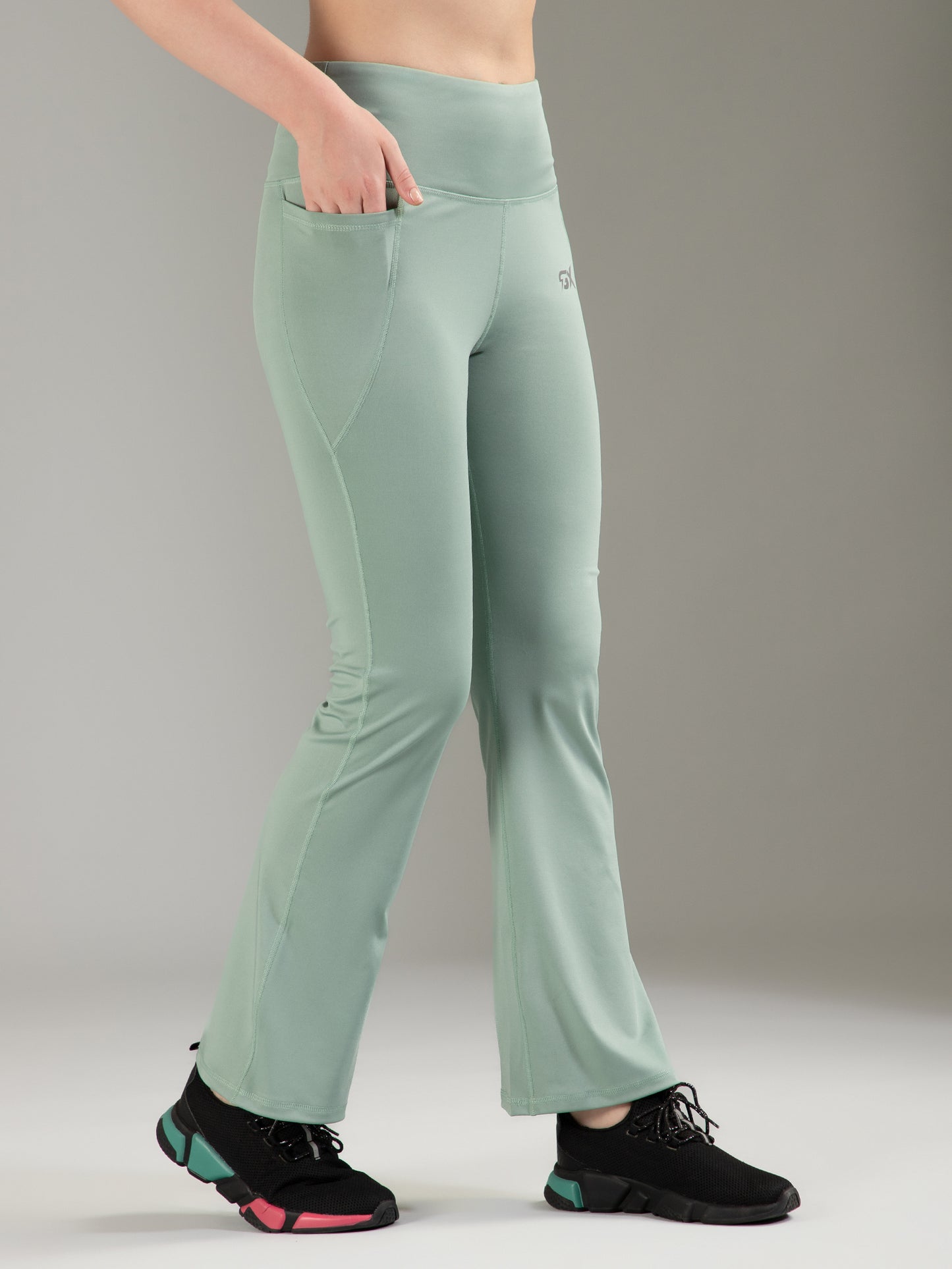 Super Flare Pants in Pista
